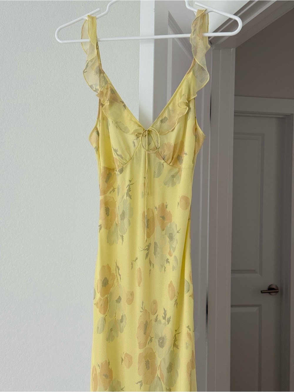 Realisation Par The Heidi Midi Dress in Zinnia - Picture 2 of 6